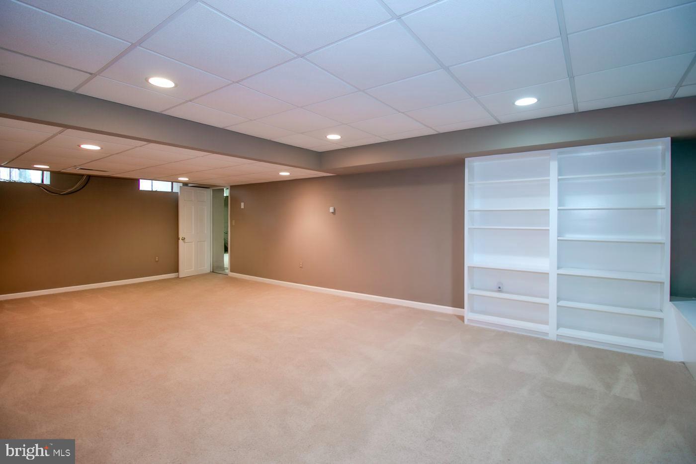 103 Greenbrier Road Towson, MD 21286 - Photo 36 of 53 Family room with built-ins