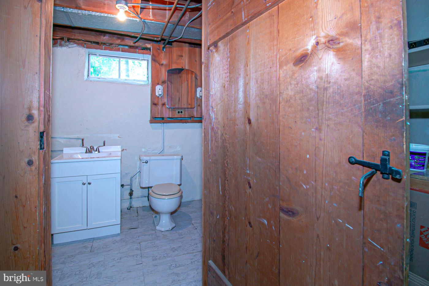 103 Greenbrier Road Towson, MD 21286 - Photo 42 of 53 Basement bathroom - ;-)