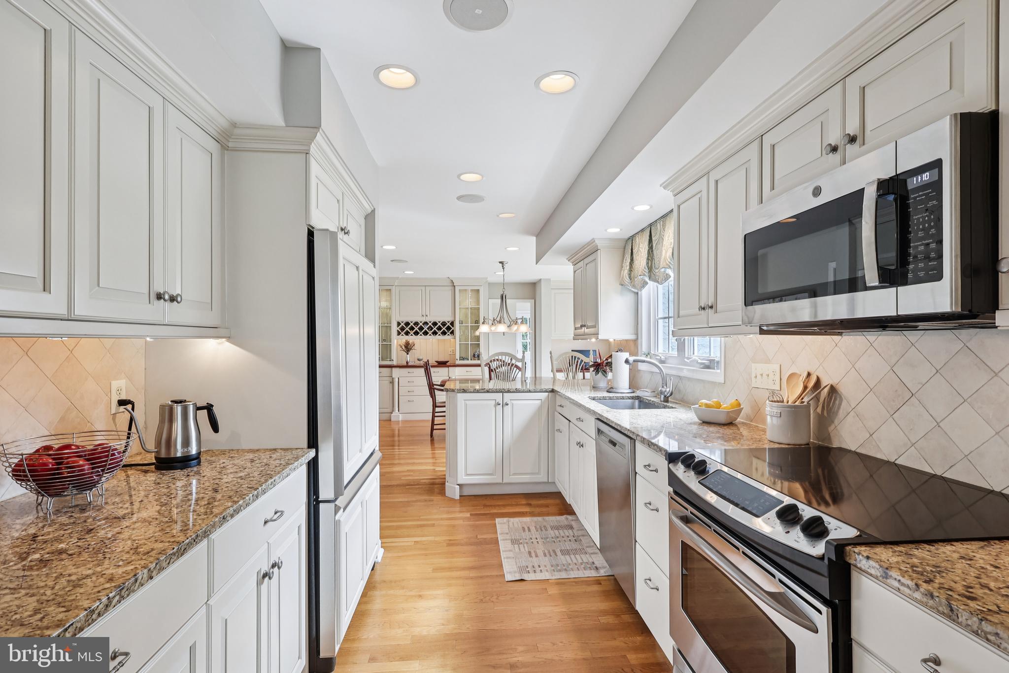 633 Foxfields Road Bryn Mawr, PA 19010 - Photo 10 of 44 Kitchen