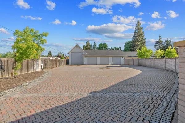 $1,599,900 | 2033 Alluvial Avenue, Clovis, CA 93611