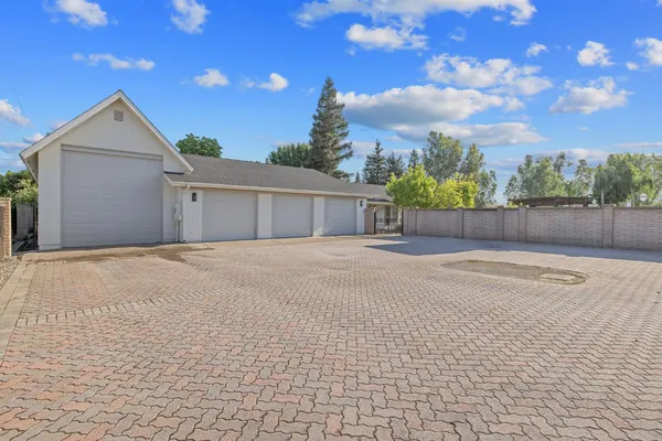 $1,599,900 | 2033 Alluvial Avenue, Clovis, CA 93611