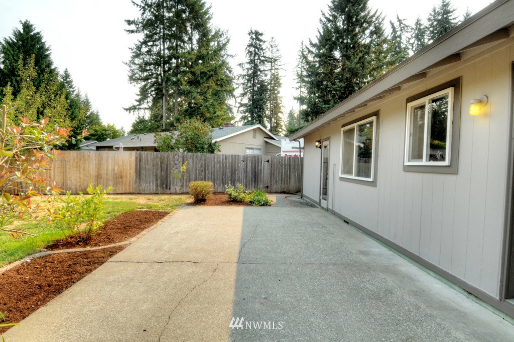3227 193rd Place Southeast Bothell, WA 98012 - Photo 2 of 15 Gallery Image 2