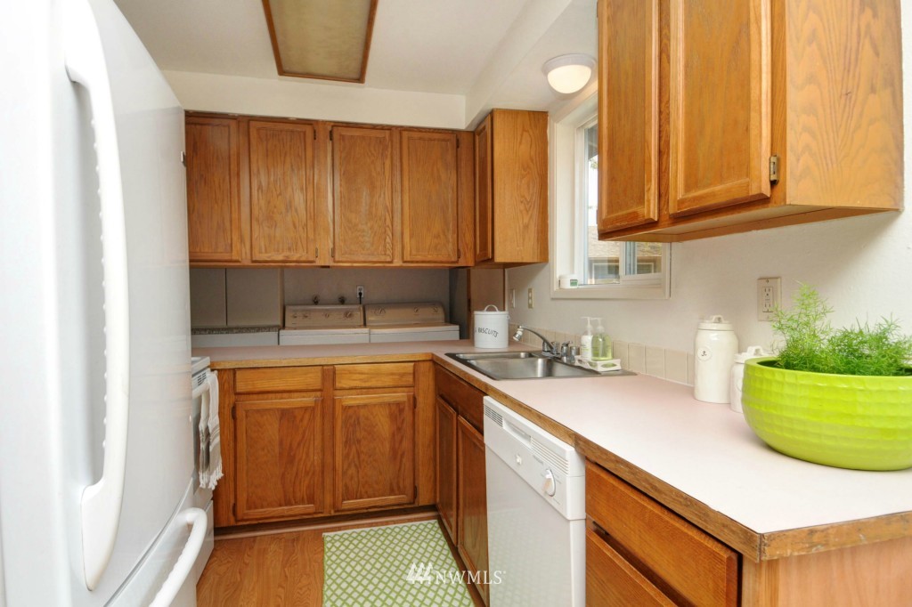 3227 193rd Place Southeast Bothell, WA 98012 - Photo 7 of 15 Gallery Image 7