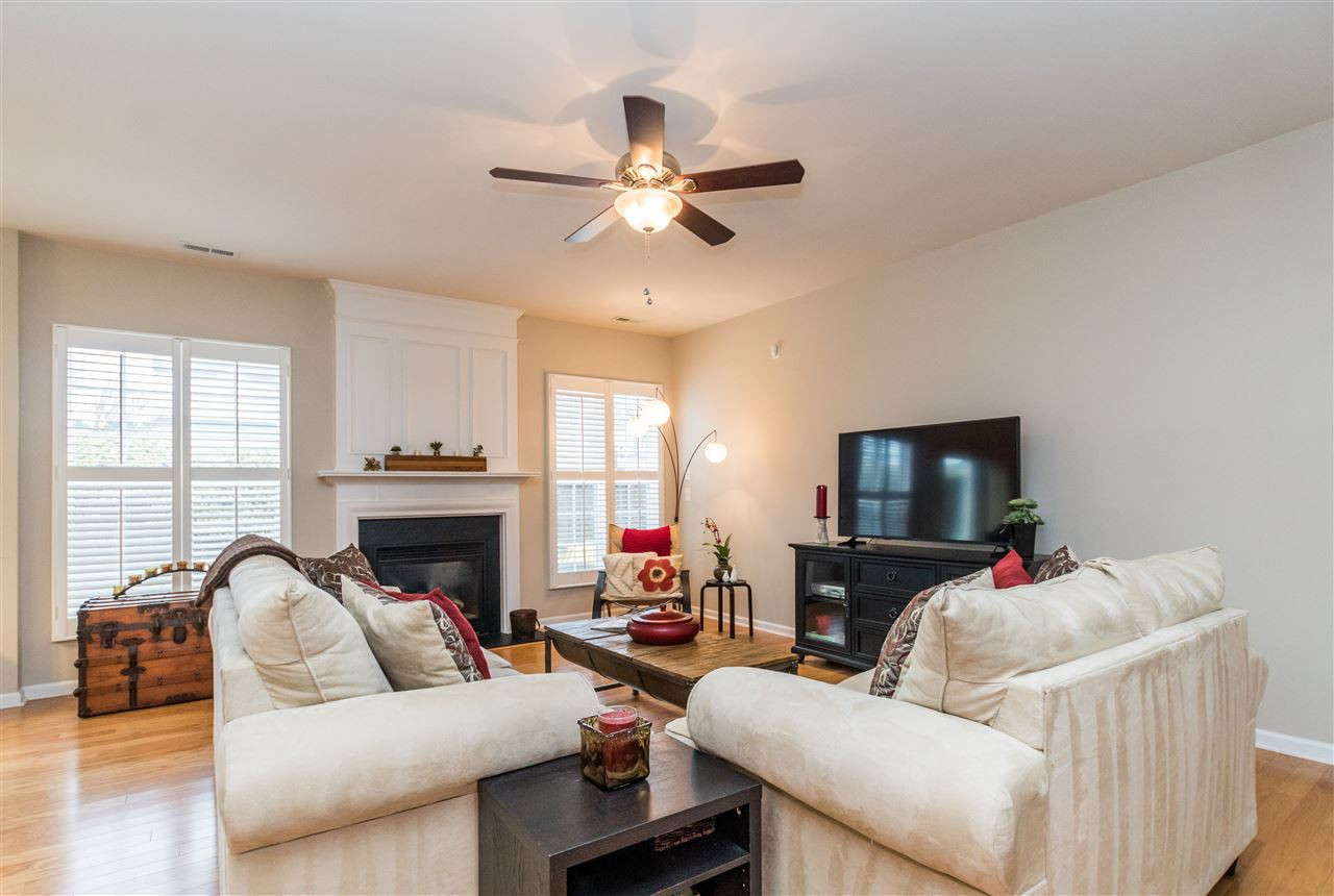 7806 Jeffrey Alan Court Raleigh, NC 27613 - Photo 4 of 23 Living Room
