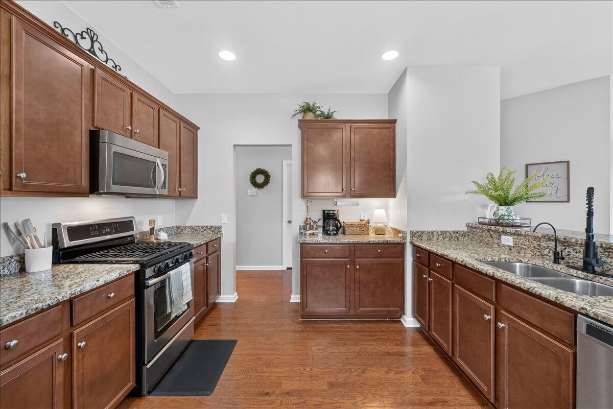 204 Decatur Drive Summerville, SC 29486 - Photo 12 of 73 09-Square One Media - DSC09179