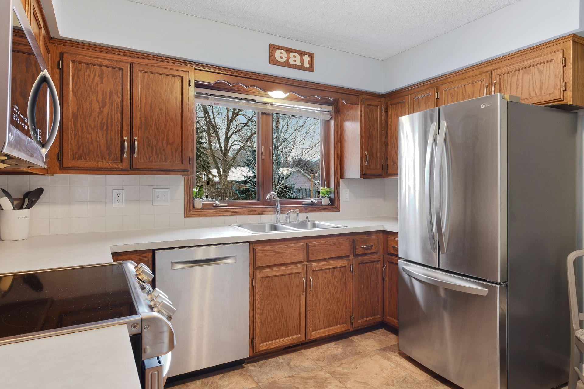 17253 Round Lake Road Eden Prairie, MN 55346 - Photo 18 of 64