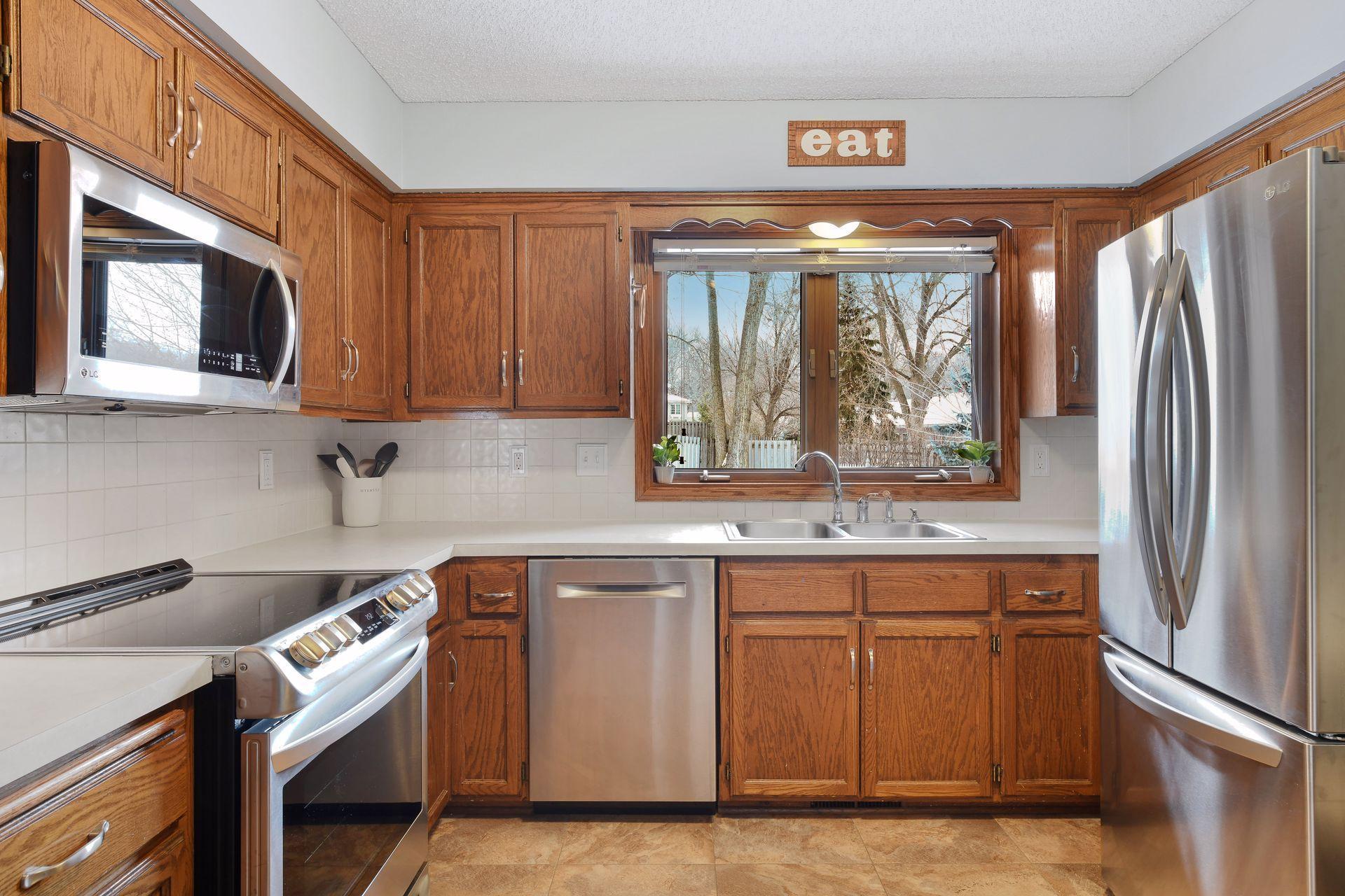 17253 Round Lake Road Eden Prairie, MN 55346 - Photo 19 of 64
