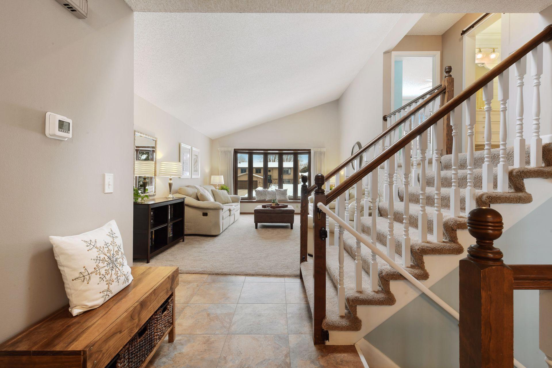 17253 Round Lake Road Eden Prairie, MN 55346 - Photo 4 of 64