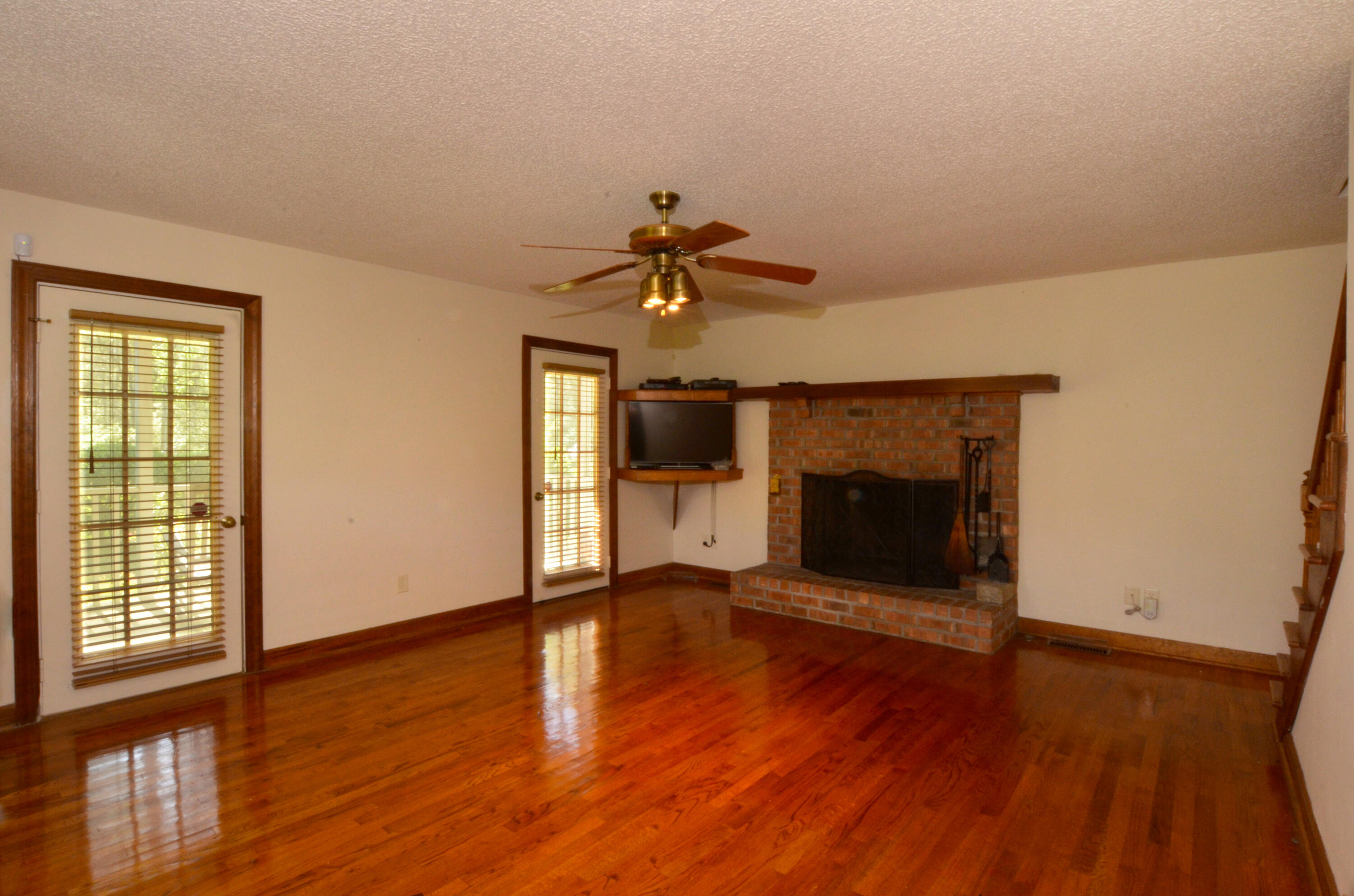 1183 White Road Awendaw, SC 29429 - Photo 24 of 43 27-Living Room