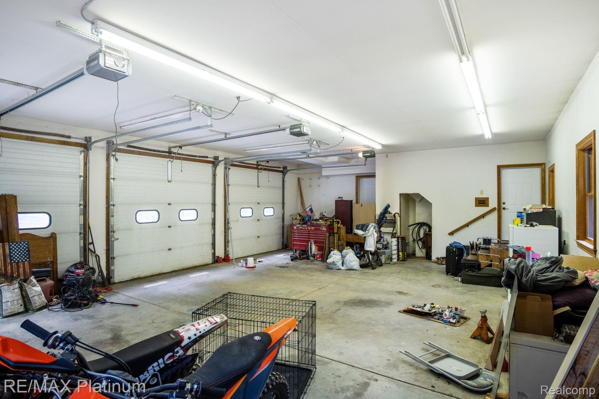 3803 Norton Road Howell, MI 48843 - Photo 62 of 68 3803 Norton garage