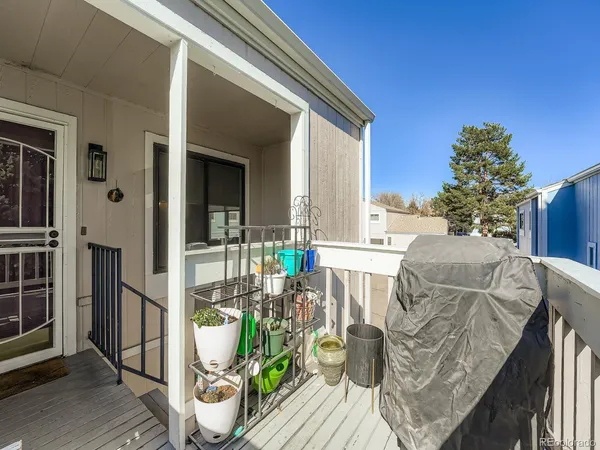 a house view with a outdoor space