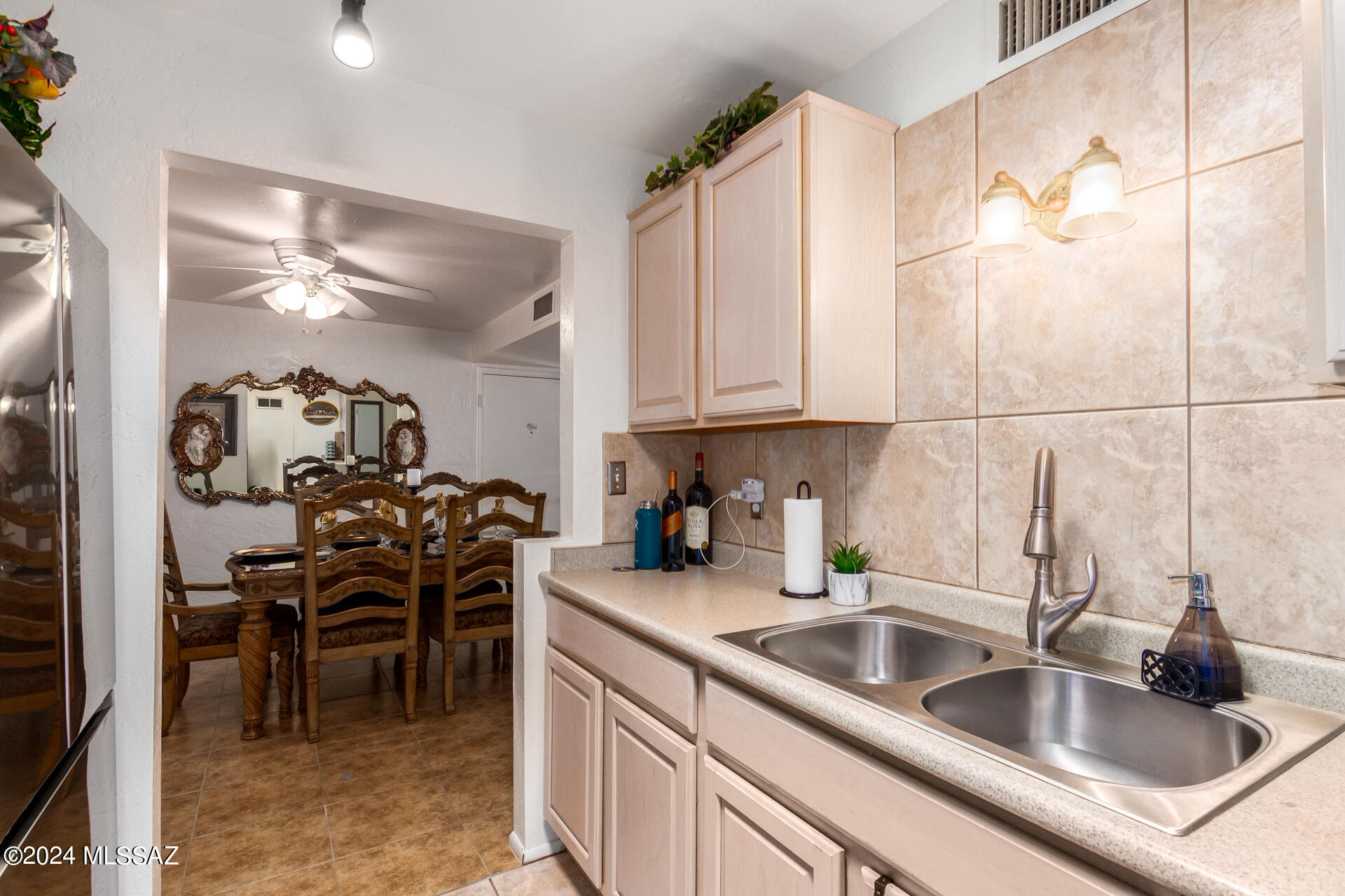 625 South Prudence Road, Unit 203 Tucson, AZ 85710 - Photo 3 of 23