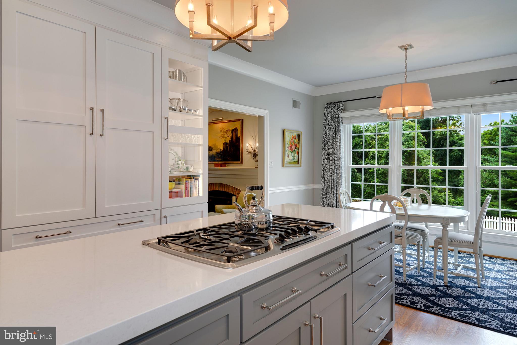 11512 Glen Road Potomac, MD 20854 - Photo 15 of 47 Cooktop and view of Breakfast area