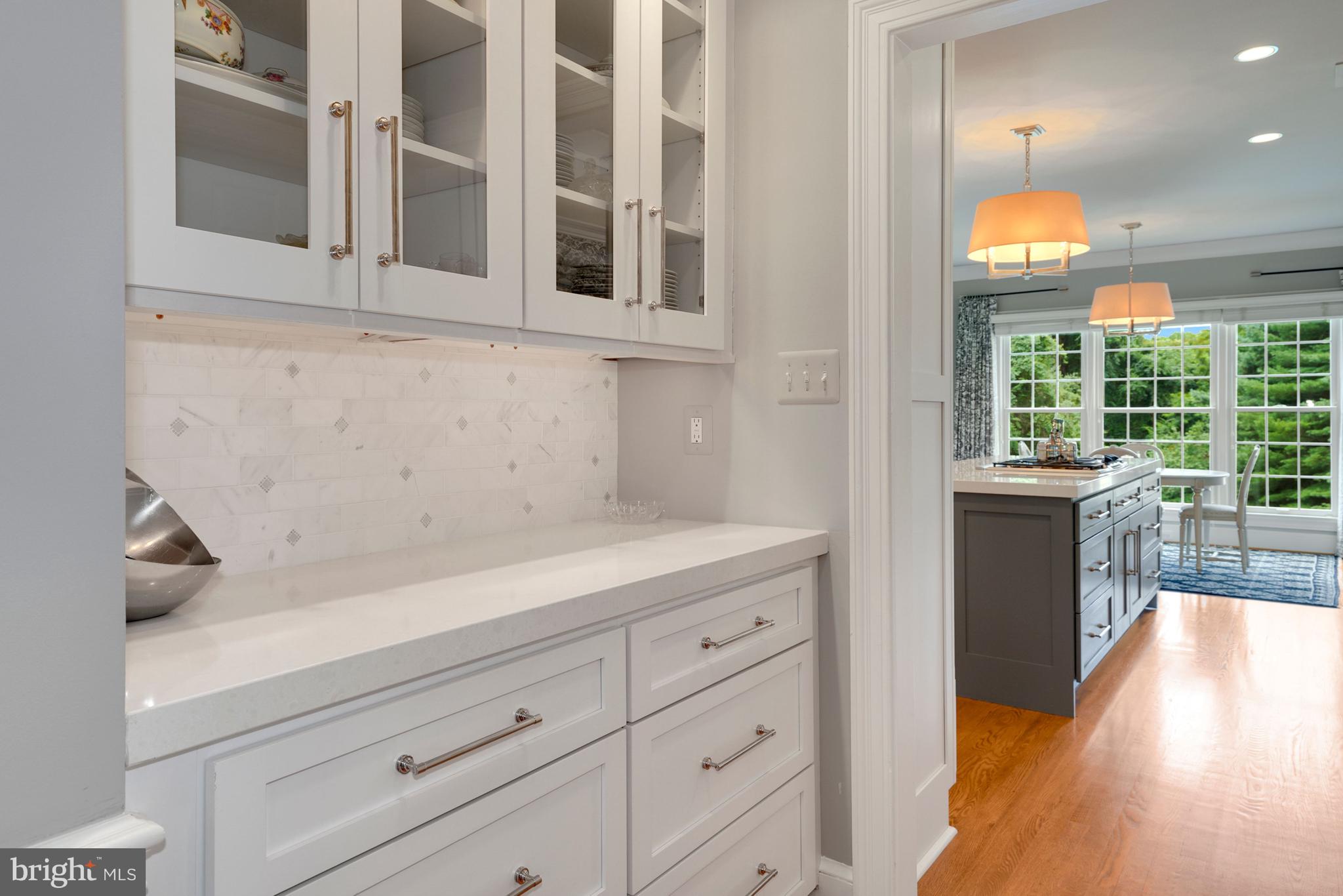 11512 Glen Road Potomac, MD 20854 - Photo 16 of 47 Butlers' pantry