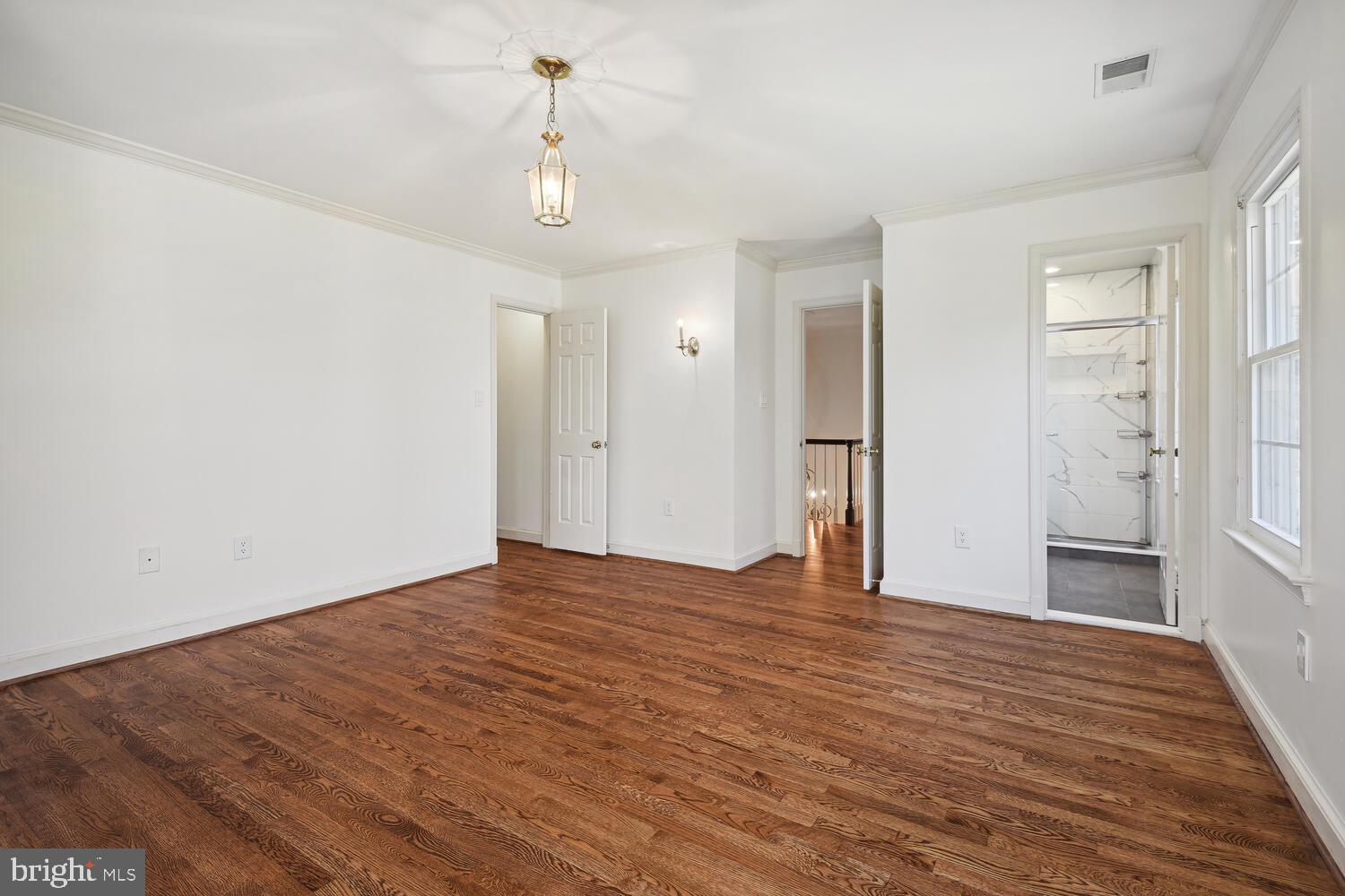 11512 Glen Road Potomac, MD 20854 - Photo 29 of 47 Bedroom #2 w/en suite bath