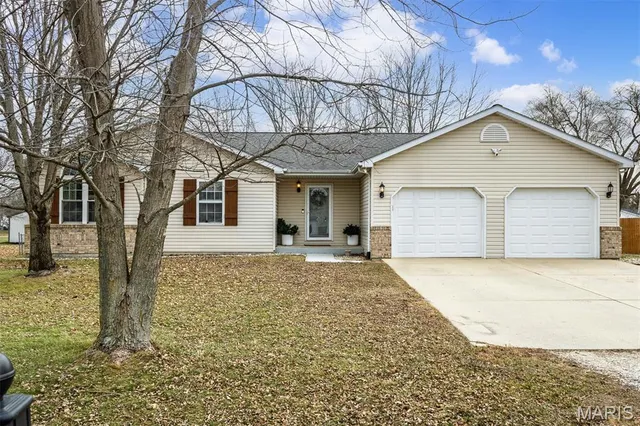 $269,000 | 3527 Pierland Drive, Pocahontas, IL 62275