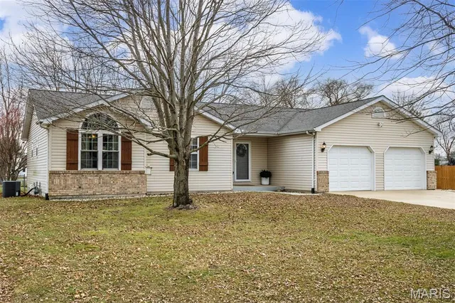 $269,000 | 3527 Pierland Drive, Pocahontas, IL 62275