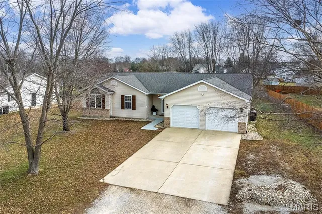 $269,000 | 3527 Pierland Drive, Pocahontas, IL 62275