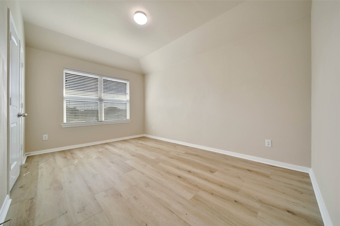 4419 Fenway Park Way Spring, TX 77389 - Photo 28 of 36 an empty room with windows and closet