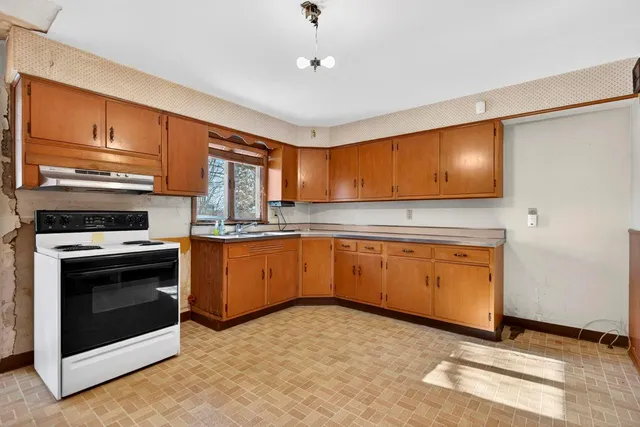 $169,000 | 1704 Wedel Avenue, Rockford, IL 61103