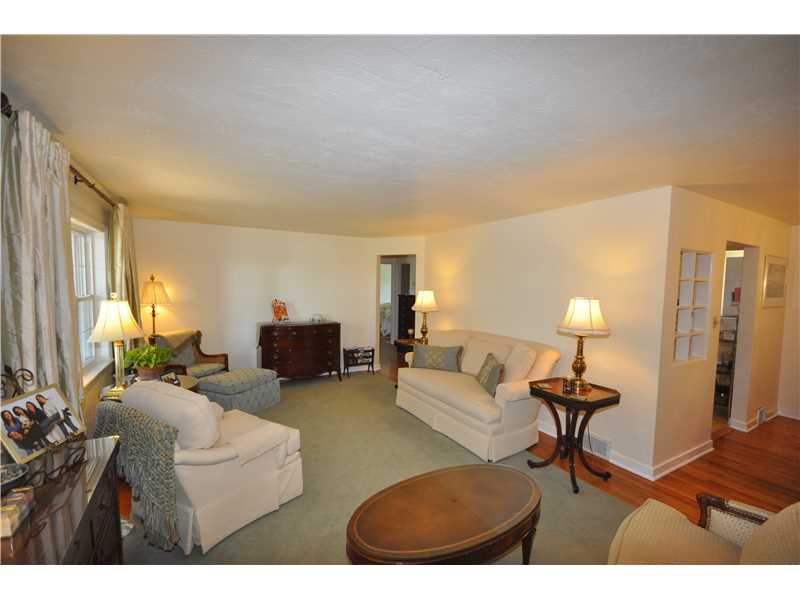 342 Fort Couch Road Upper St. Clair, PA 15241 - Photo 5 of 25 Living Room.
