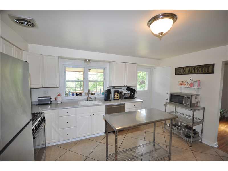 342 Fort Couch Road Upper St. Clair, PA 15241 - Photo 8 of 25 Kitchen.