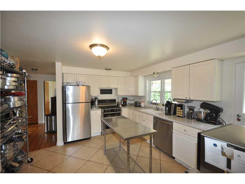 342 Fort Couch Road Upper St. Clair, PA 15241 - Photo 9 of 25 Kitchen.