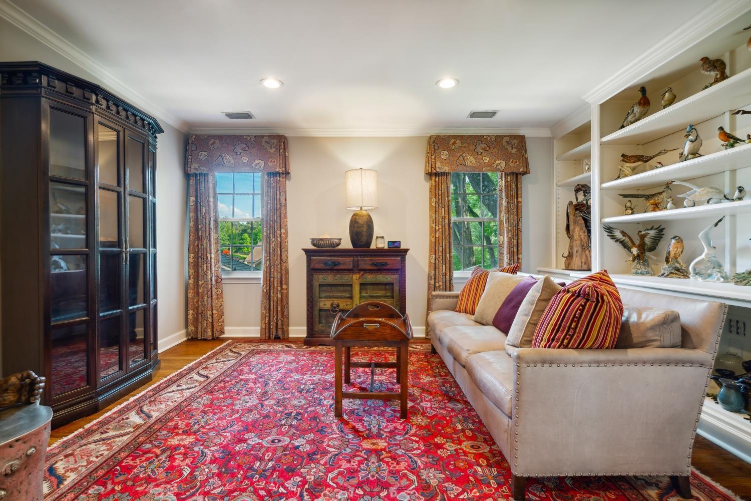 4585 Walnut Grove Road Memphis, TN 38117 - Photo 28 of 36 a living room with furniture and a floor to ceiling window