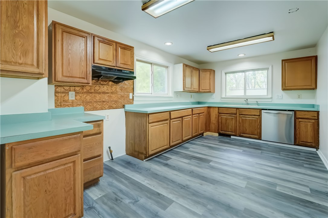 49 Depew Street Rochester, NY 14611 - Photo 15 of 35