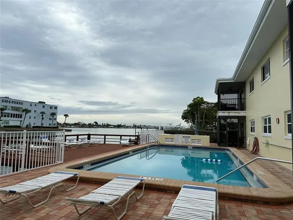 $1,950 | 175 55th Avenue, Unit 109, St. Pete Beach, FL 33706