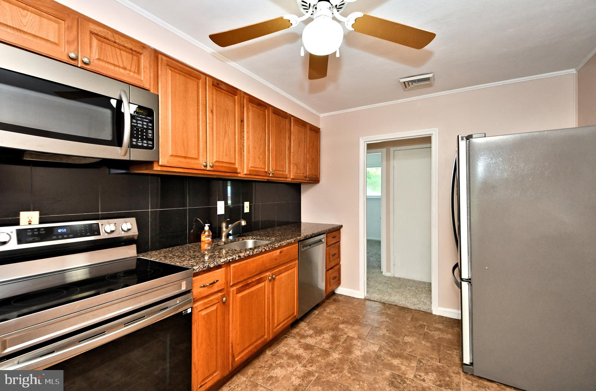 211 Oaktree Road Norristown, PA 19401 - Photo 13 of 62 Gallery Image 13