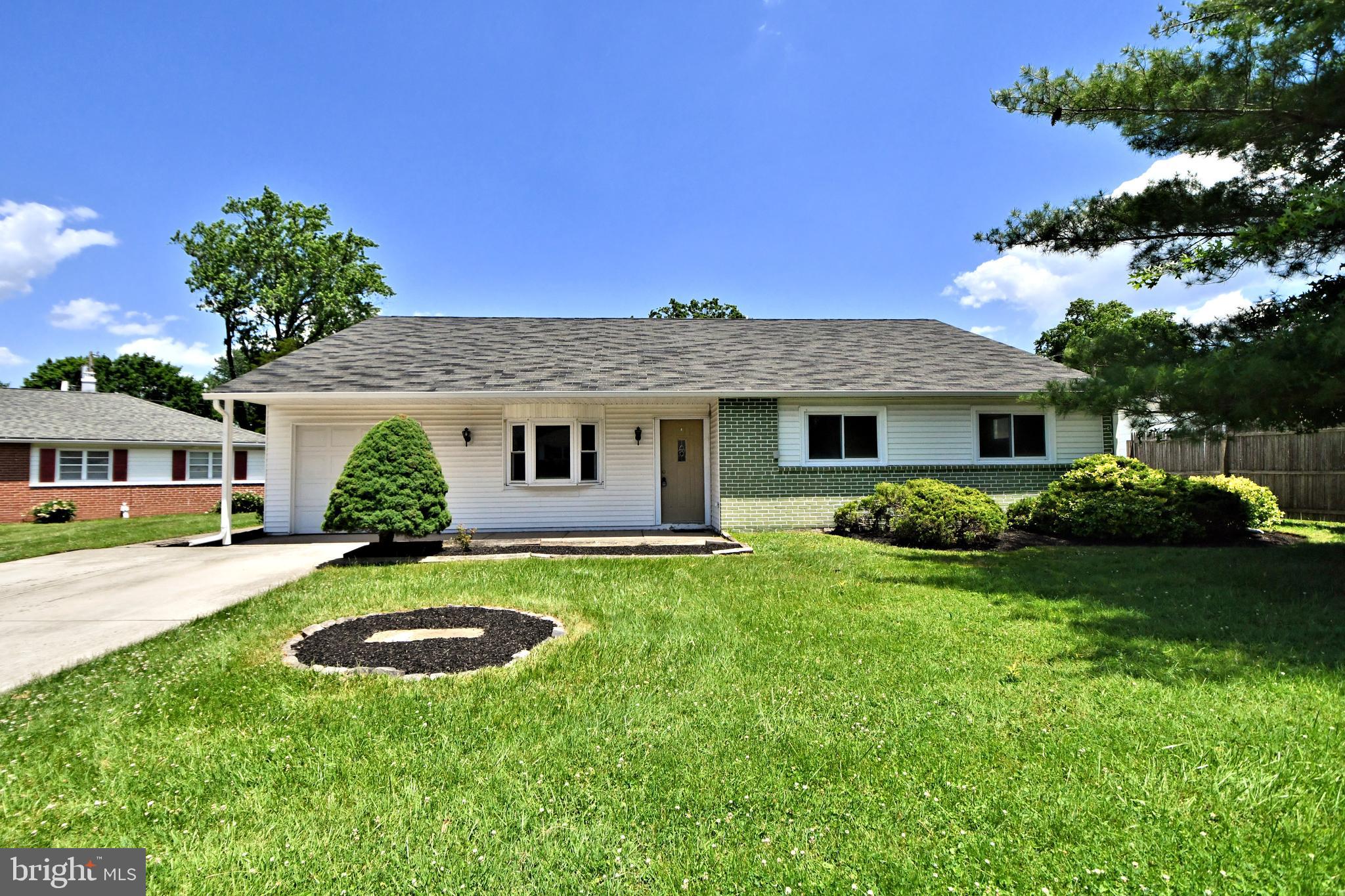 211 Oaktree Road Norristown, PA 19401 - Photo 2 of 62 Gallery Image 2