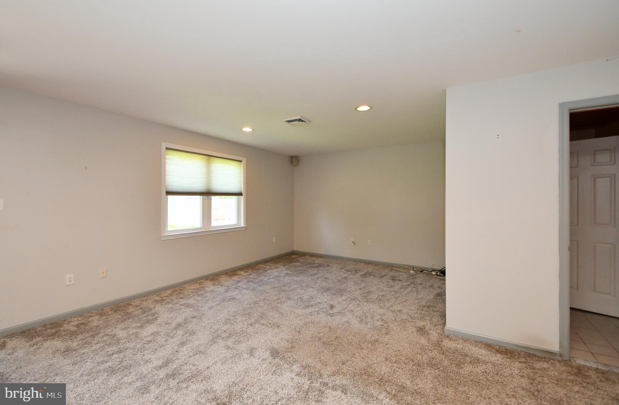 211 Oaktree Road Norristown, PA 19401 - Photo 31 of 62 Gallery Image 31