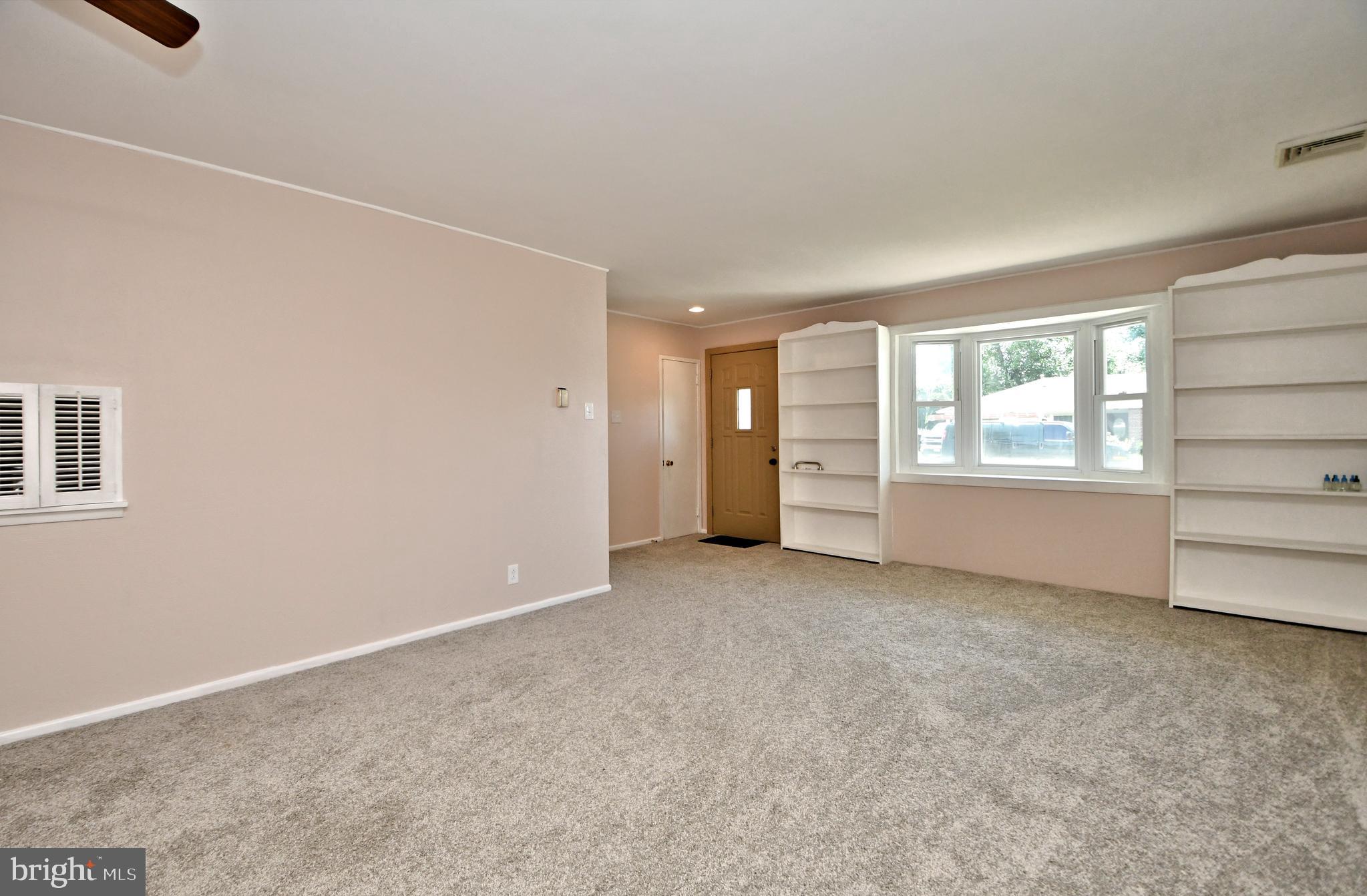 211 Oaktree Road Norristown, PA 19401 - Photo 7 of 62 Gallery Image 7