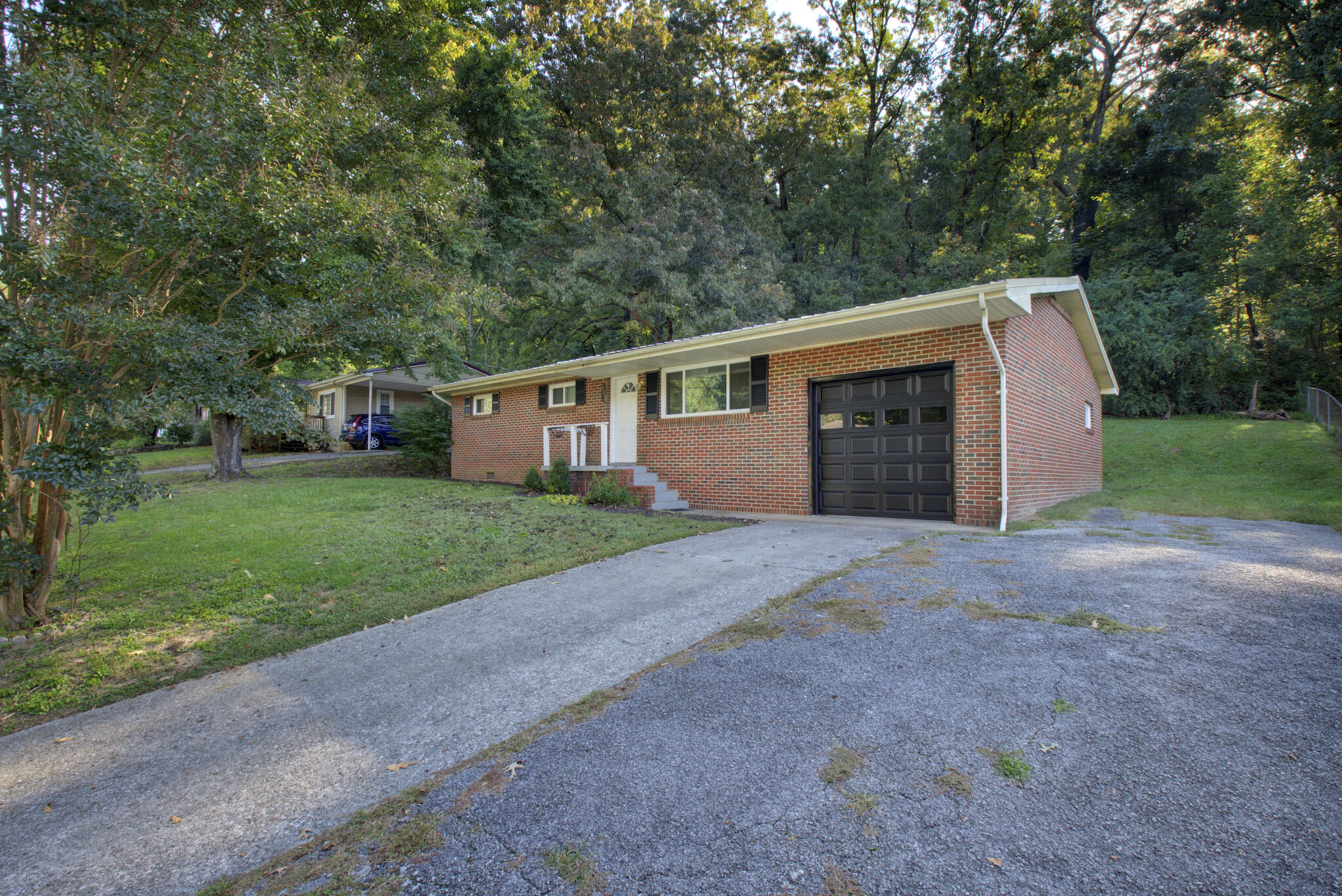 432 Lullwater Rd 1