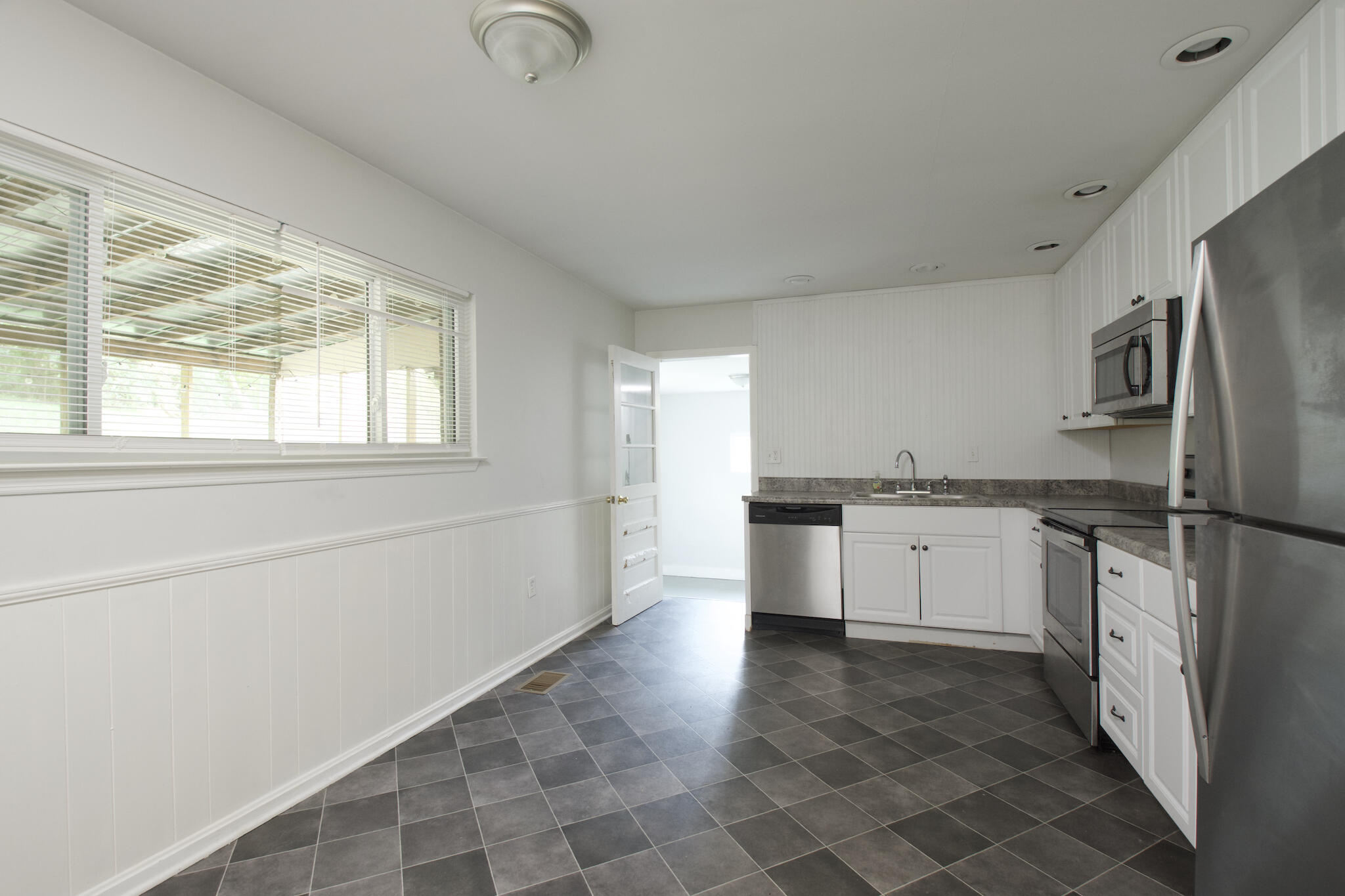 432 Lullwater Road Chattanooga, TN 37405 - Photo 6 of 22 432 Lullwater Rd 14