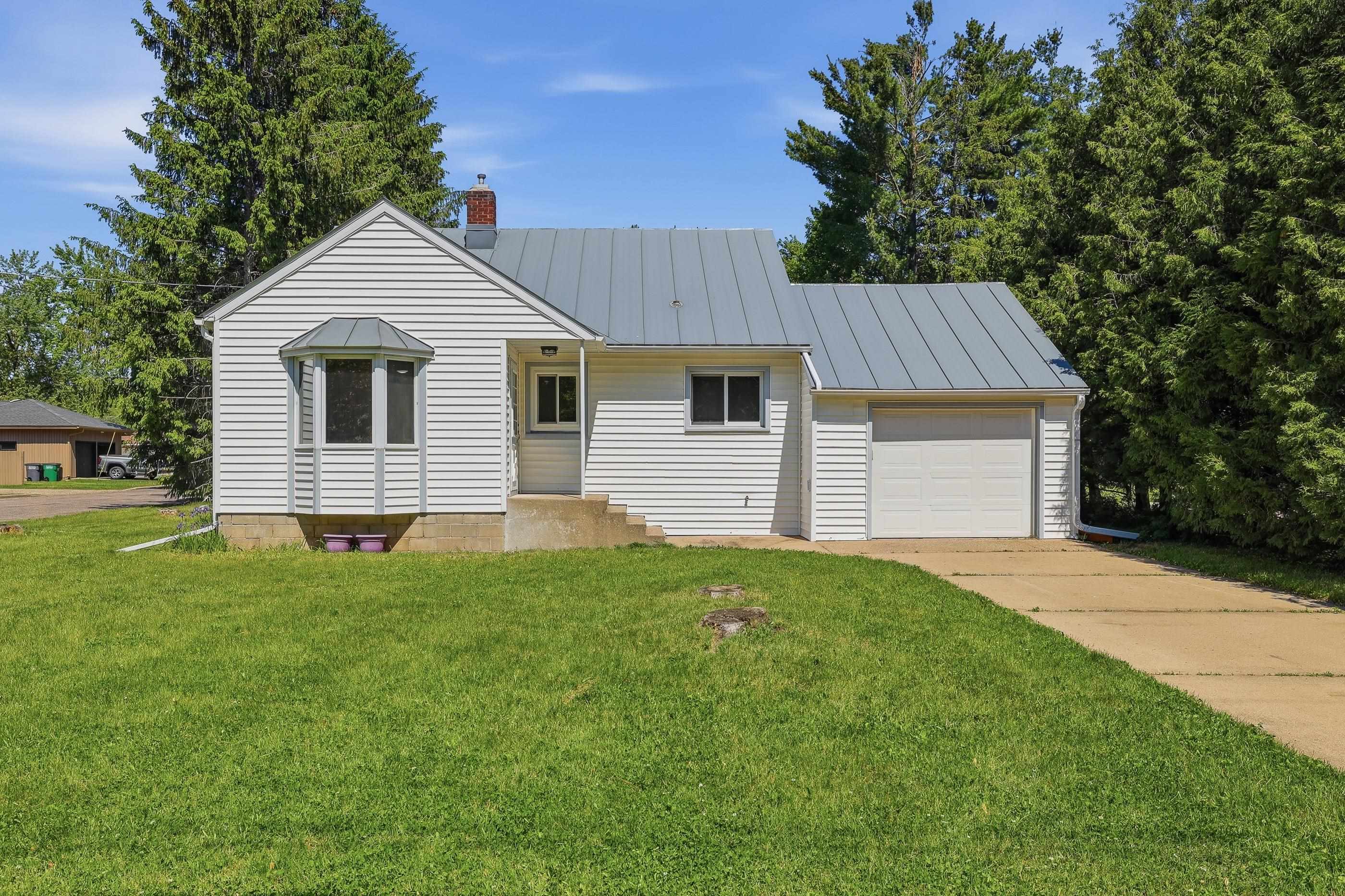 2911 Reddin Road Wisconsin Rapids, WI 54495 - Photo 1 of 52