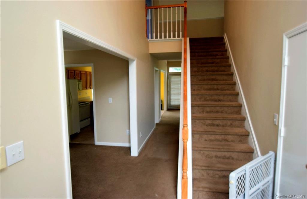 10231 Ridgewell Court Charlotte, NC 28215 - Photo 2 of 17