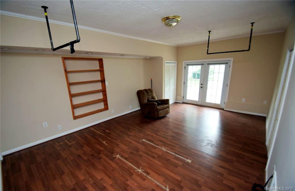 10231 Ridgewell Court Charlotte, NC 28215 - Photo 11 of 17