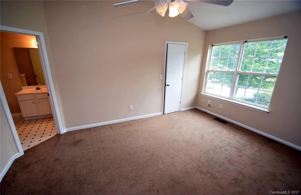 10231 Ridgewell Court Charlotte, NC 28215 - Photo 13 of 17