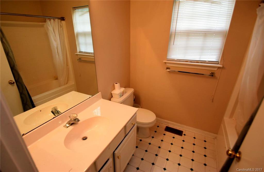 10231 Ridgewell Court Charlotte, NC 28215 - Photo 15 of 17