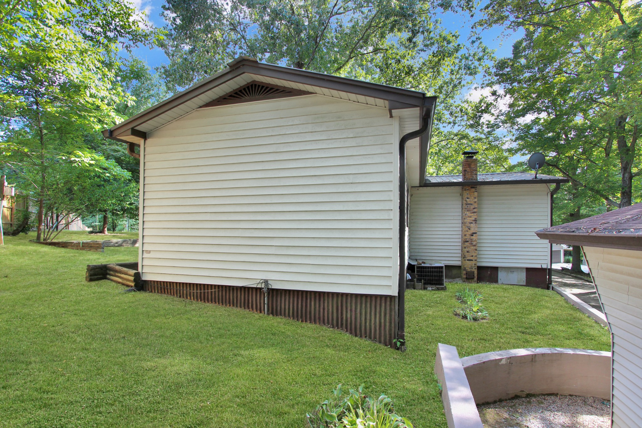 565 Hickman Shores Road Dover, TN 37058 - Photo 7 of 30 Gallery Image 7