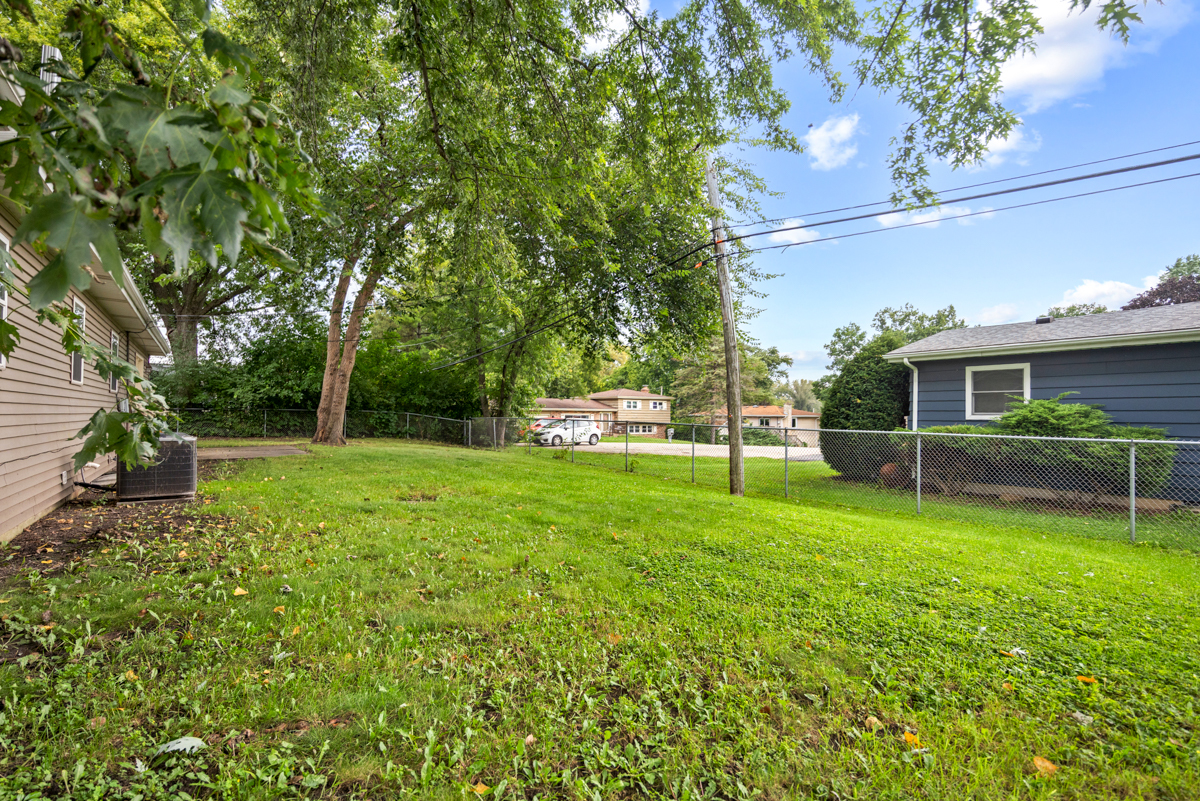 110 Bay Road McHenry, IL 60051 - Photo 24 of 24 Gallery Image 24