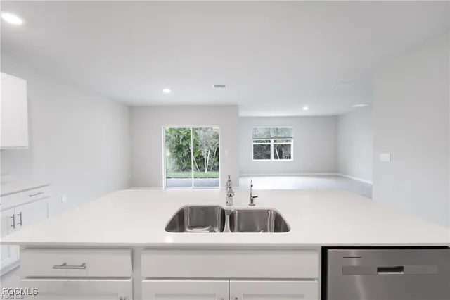 $2,000 | 1705 Northwest 31st Place, Cape Coral, FL 33993