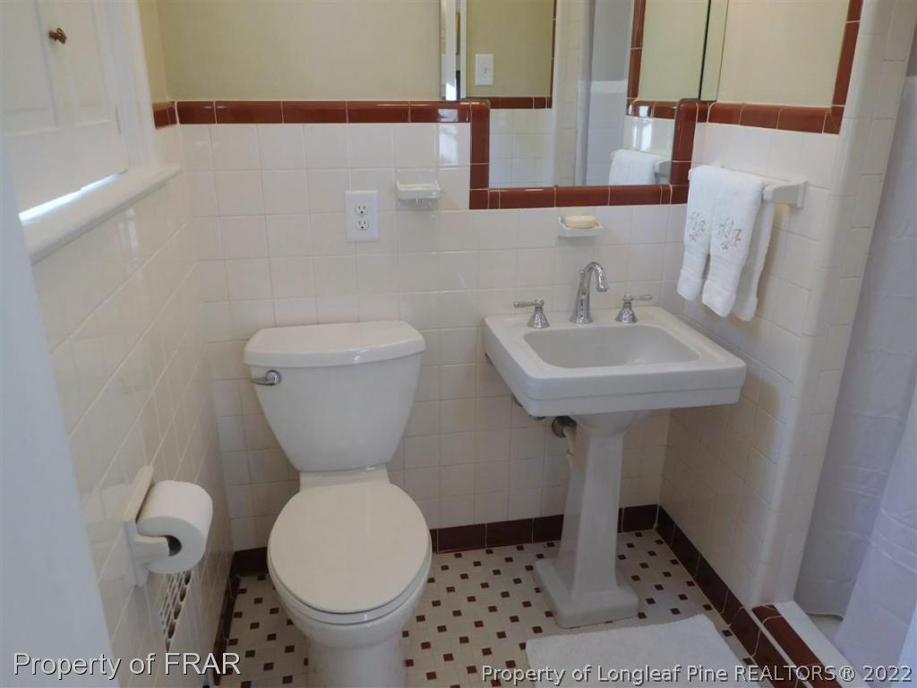 208 Valley Road Fayetteville, NC 28305 - Photo 20 of 35 Gallery Image 20