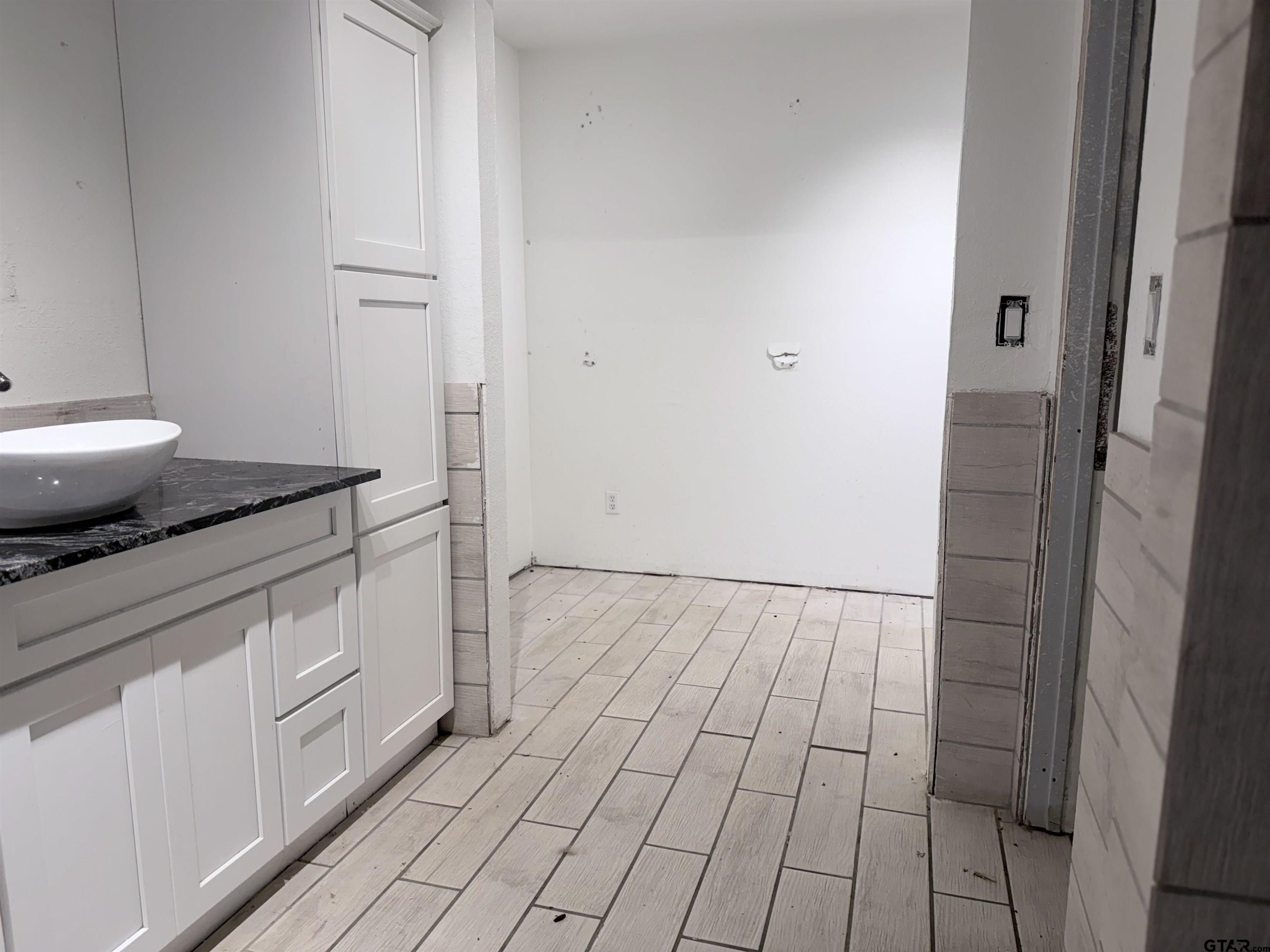 14946 County Road 220 Tyler, TX 75707 - Photo 33 of 41 a view of storage and utility room in empty room