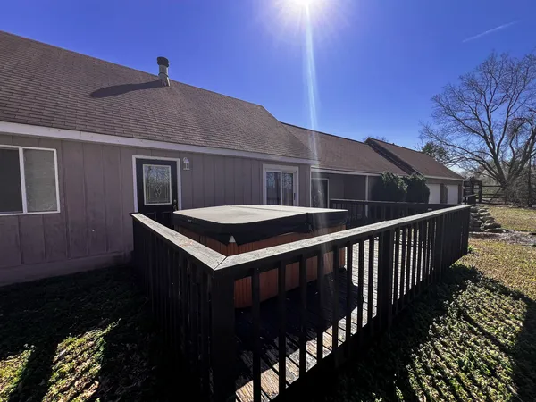 $199,500 | 21604 Fox Drive, Carlyle, IL 62231