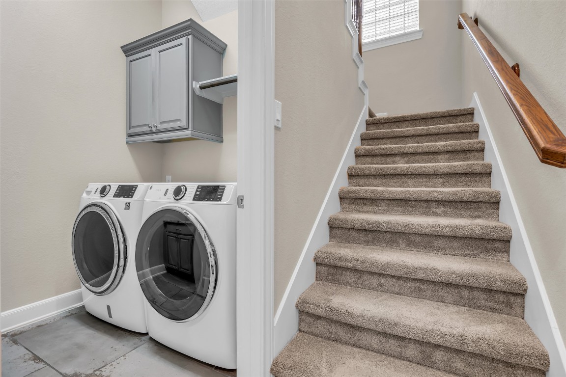 4060 Windsor Chase Drive Spring, TX 77386 - Photo 27 of 40 a view of entryway with washer and dryer