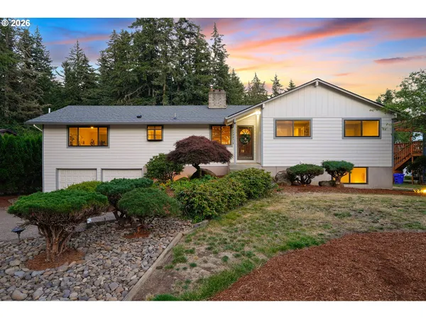 $775,000 | 21050 South Mossy Rock Court, Oregon City, OR 97045