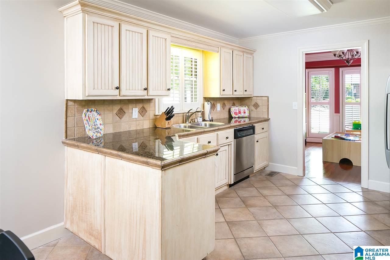 206 Woodward Road Trussville, AL 35173 - Photo 10 of 36